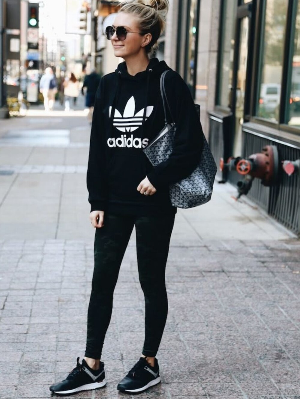 Adidas Originals Trefoil Hoodie Black Small - Classic Streetwear